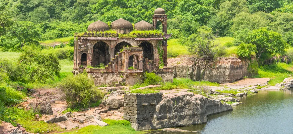  Architectural remains in Ranthambhore National Park 
