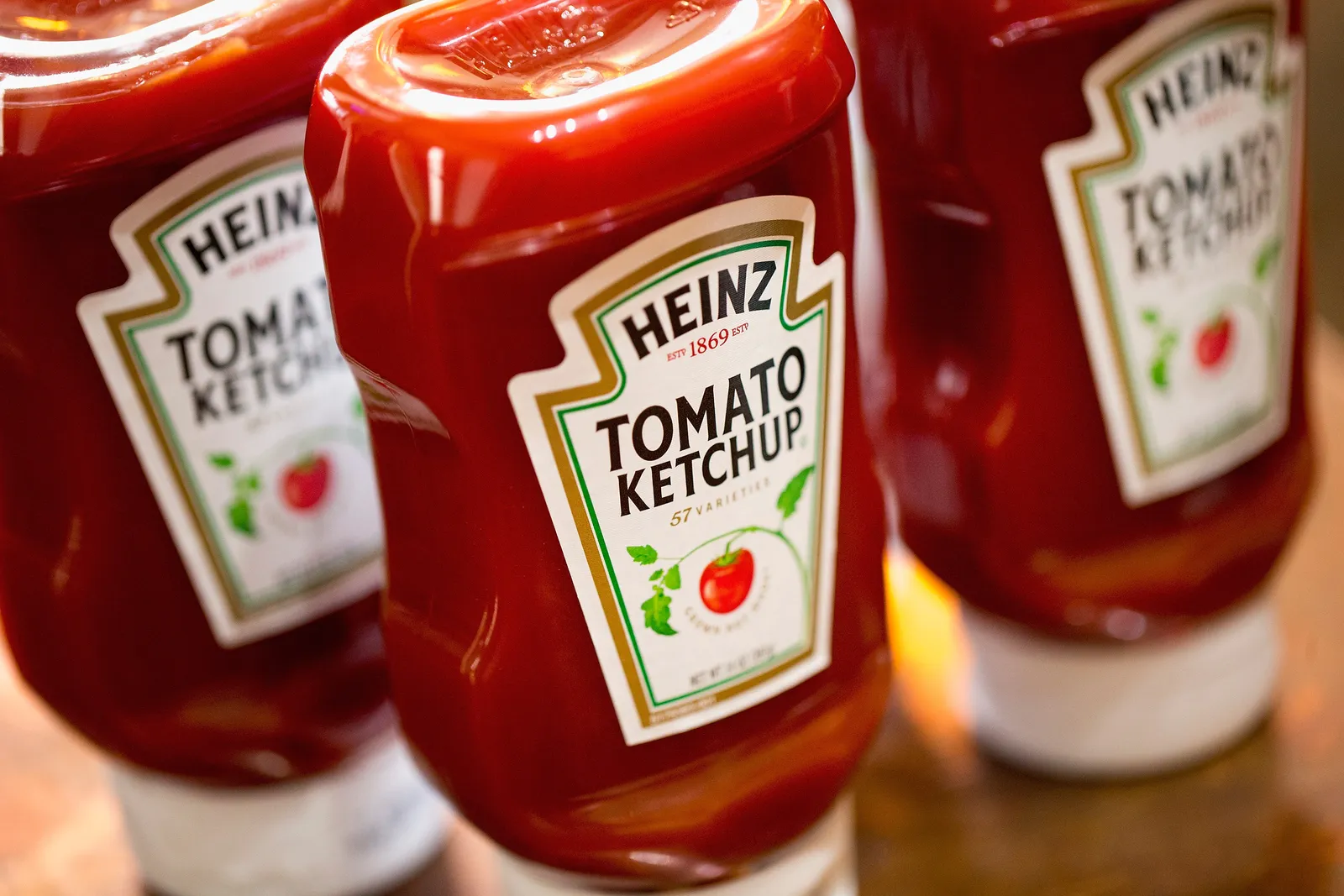 Heinz Debuts 'Marz Edition' Ketchup Made With Tomatoes Grown in Mars-Like  Conditions, Smart News