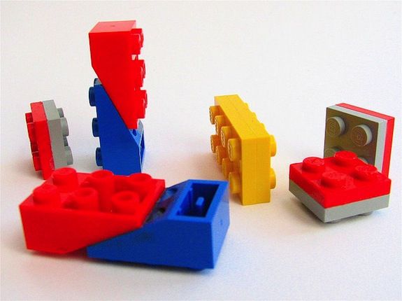 Lego: the small brick that became an icon - Plastics le Mag