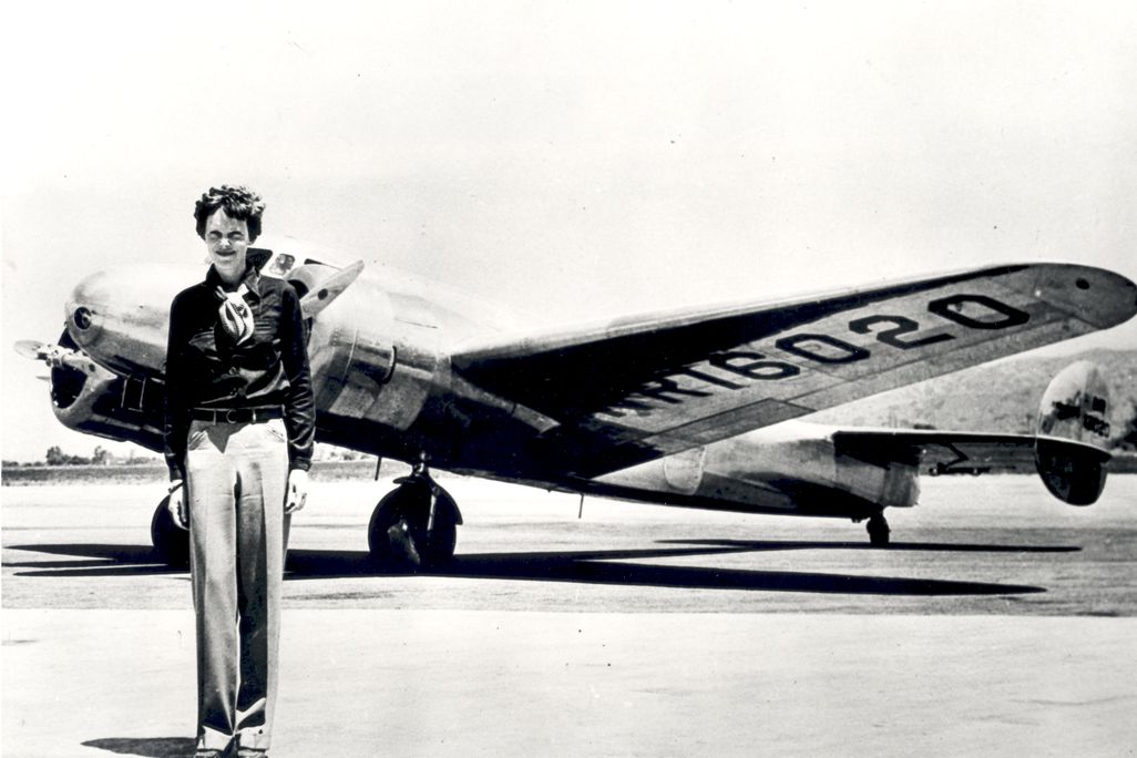Amelia_Earhart_-_GPN-2002-000211.jpg