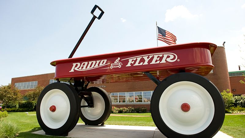 How an Italian Immigrant Rolled Out the Radio Flyer Wagon Across