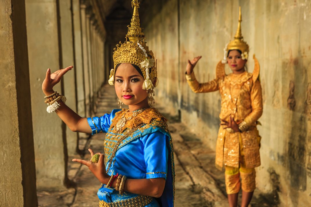 Traditional Apsara dancers