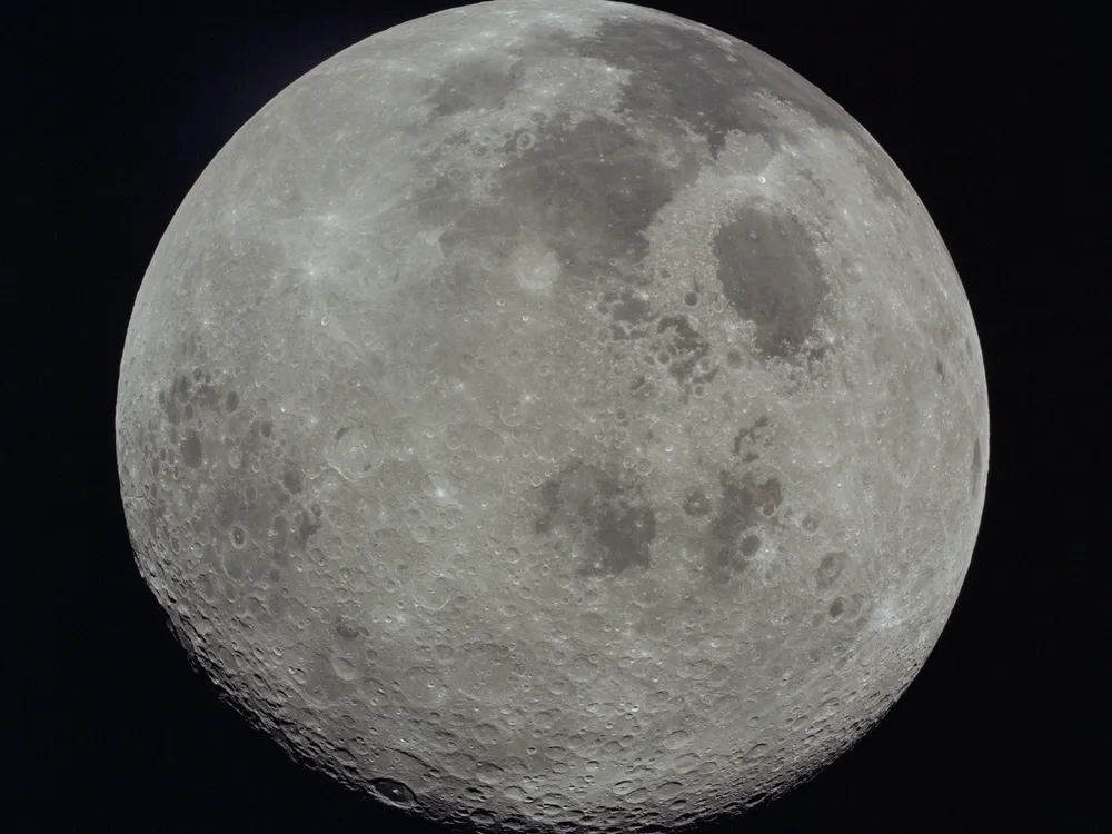 Photo of the entire moon
