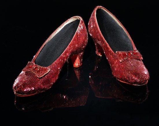 Sequined red shoes with bows