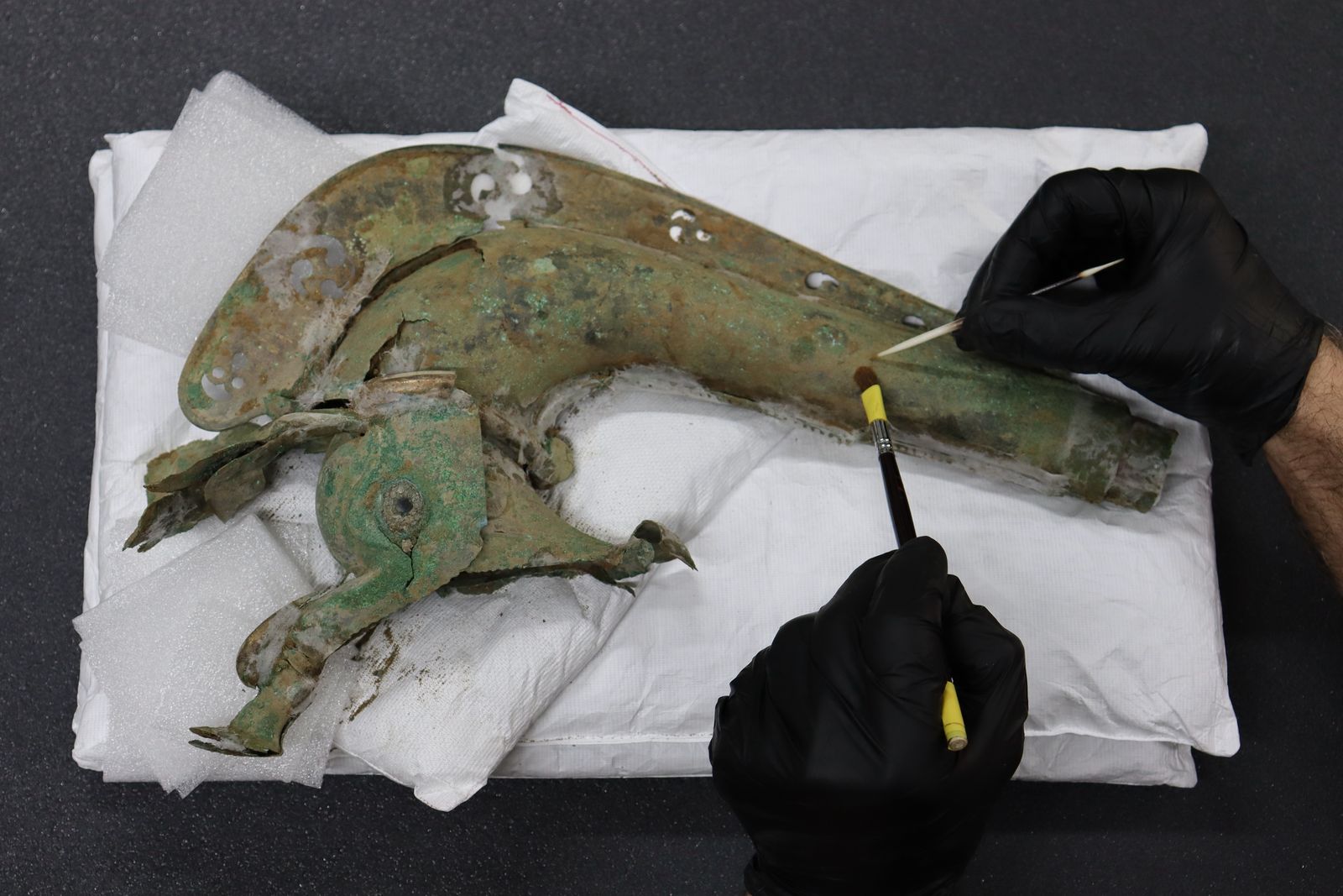 トイガン UNIX 1986 MODEL PATENTS PENDING Archaeologists Unearth Ancient War Trumpet That Once Struck Fear