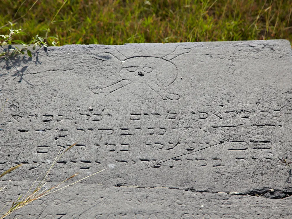 grave marker