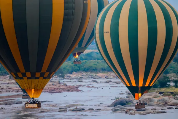 Balloon ride on the river thumbnail