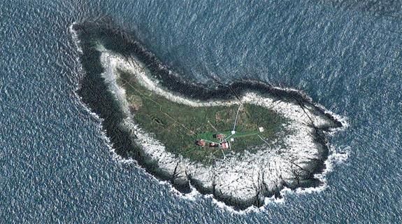 Machias Seal Island lies between the coast of Maine and Grand Manan Island, New Brunswick.