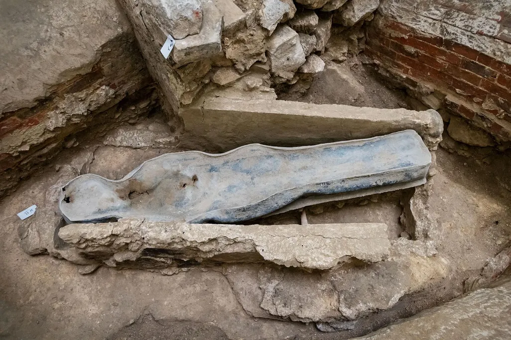 Lead sarcophagus
