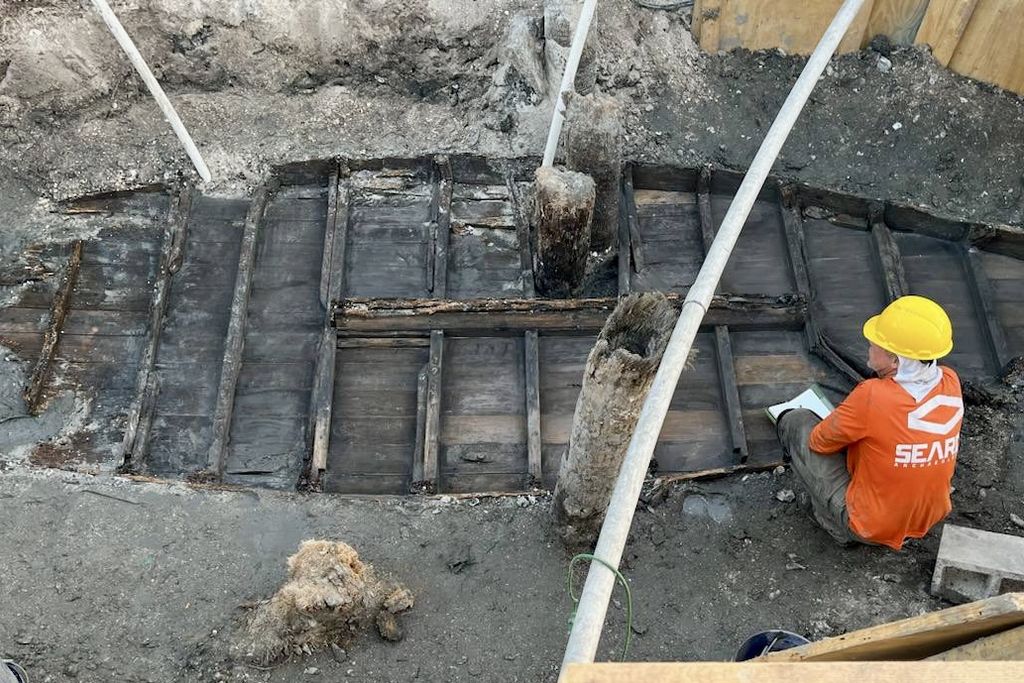 Florida crew uncovering 18th century shipwreck