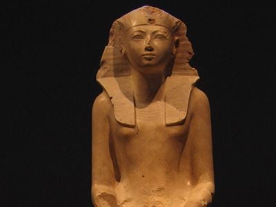 Hatshepsut a queen of two worlds