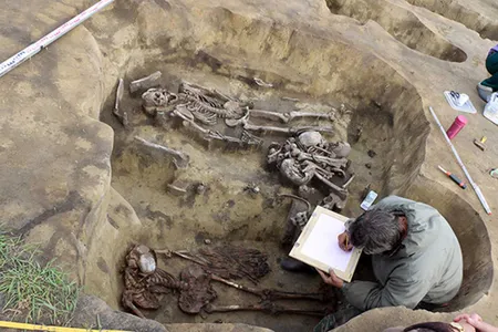 Last year, archaeologists unearthed two unusual Bronze Age graves at Siberia's Ust-Tartas site