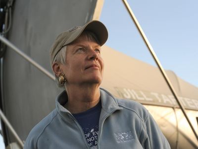 As a young girl, Jill Tarter looked up at the sky and wondered, “Are we alone?” As an adult, she realized it’s a question we might be able to answer.