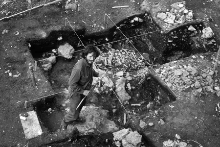 While excavating at Bluefish Caves in northern Yukon during the 1970s and 1980s, Canadian archaeologist Cinq-Mars found cut-marked horse bones and other traces of human hunters that seemed to date to 24,000 years ago—thousands of years before the Clovis people.