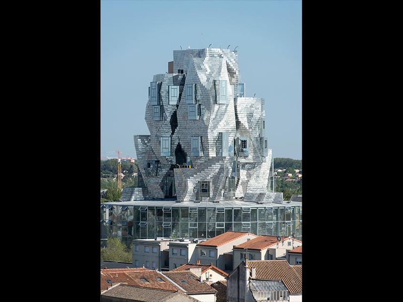 Frank Gehry's Dynamic Reflective Tower Opens to the Public for the First  Time