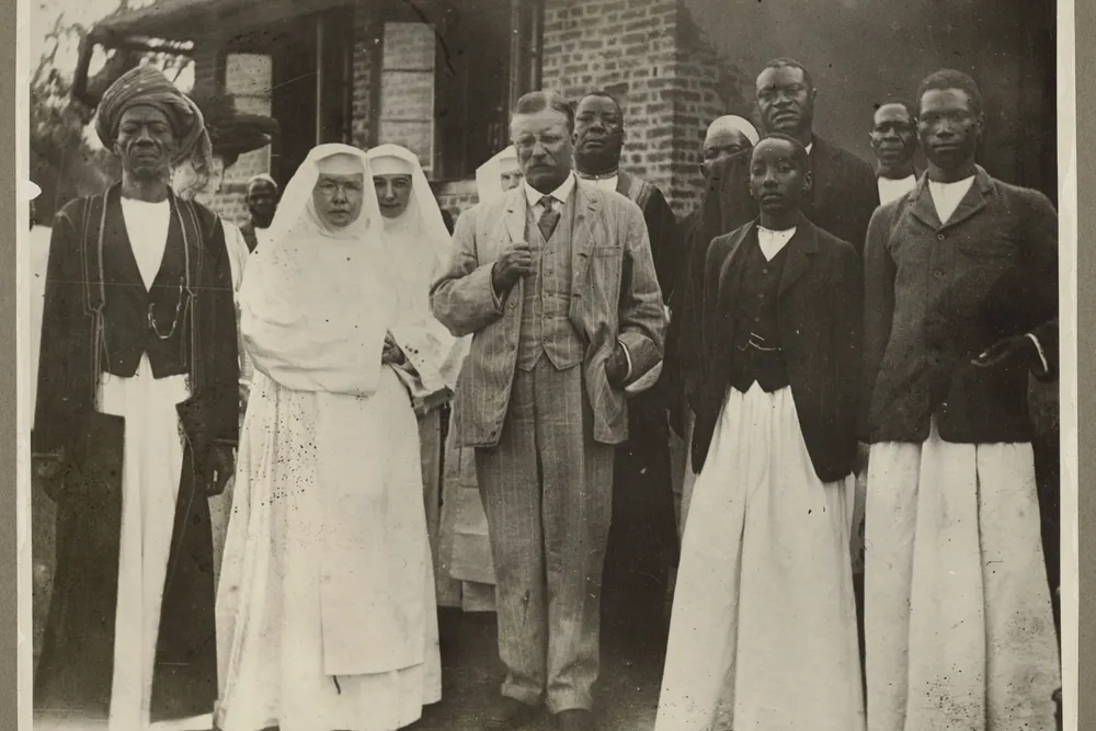 Roosevelt with king and his court in Uganda