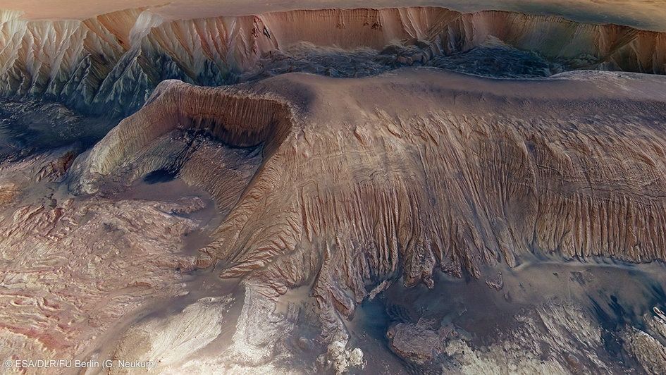 hebes chasma mesa