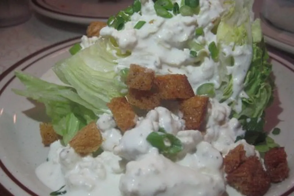 20110520090042wedge-salad-400x300.jpg