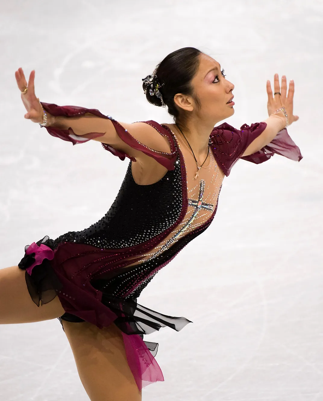 How Physics Keeps Figure Skaters Gracefully Aloft 