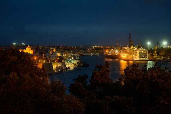 Night lights of Malta thumbnail