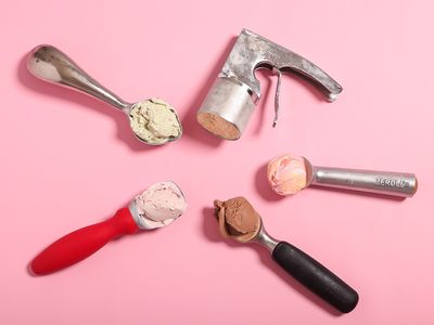 Alfred L. Cralle optimized his invention for one-handed use by adding a thumb grip and a scraping tool that kept food from sticking to the scooper.