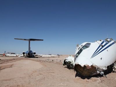 The job we all dream of: crashing a Boeing 727 in the name of science.