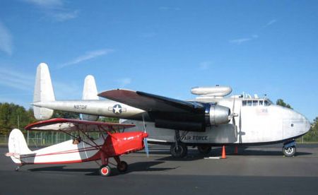 A pair of Hagerstown natives pose side by side.
