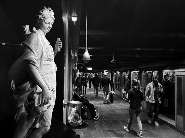 Le louvre souterrain thumbnail