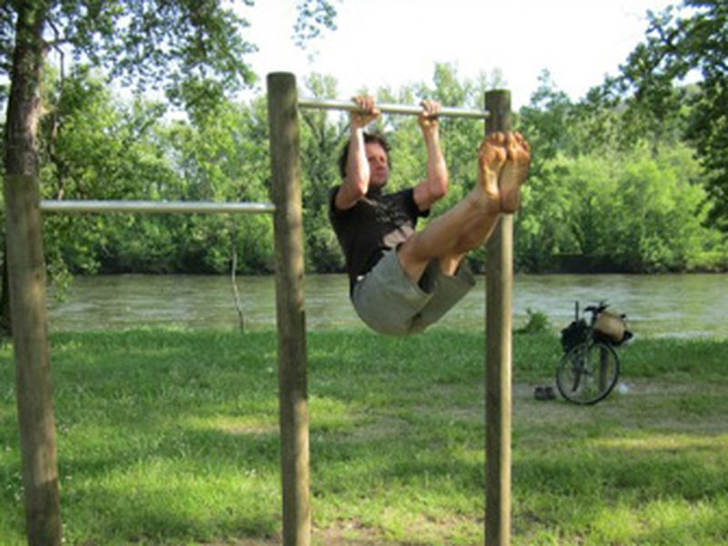 Outdoor pull up cheap bar park near me