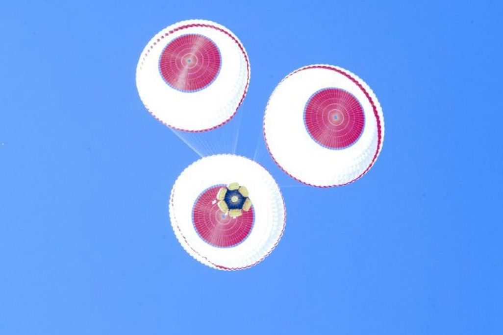 20120509_parachutetest.jpg