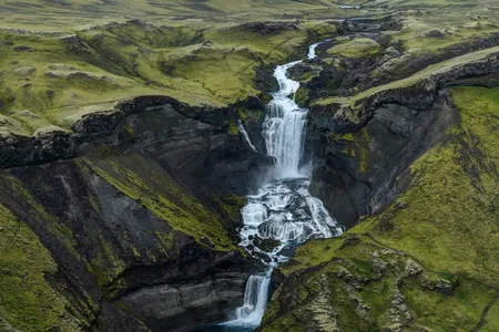The Ofaerufoss waterfall is part of the Nyrdri-Ofaera River, meaning the &ldquo;impassable northern river.&rdquo; The river flows into Eldgja, or the &ldquo;Canyon of Fire.&rdquo;
&nbsp;