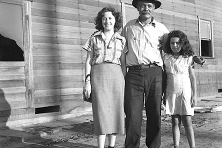 Sanora Babb with unidentified migrant workers