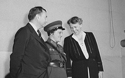 Justice Robert Jackson, Lyudmila Pavlichenko and Eleanor Roosevelt in 1942.