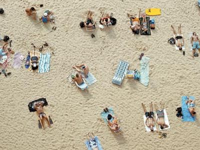 people group up and leave a sort of comfortable space around them