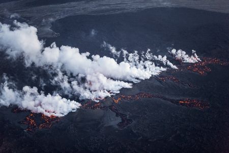 1 kilometer (0.62 mile)-long fissure in Iceland's Holuhraun lava field on August 29