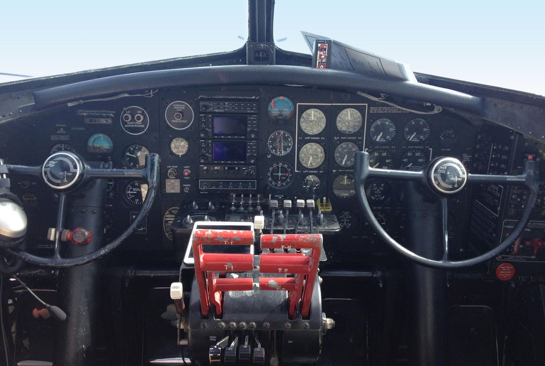 Learning to Fly the Fortress | Air & Space Magazine ...