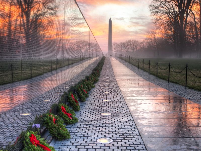 Sunrise at the Vietnam Veterans Memorial in Washington DC | Smithsonian ...