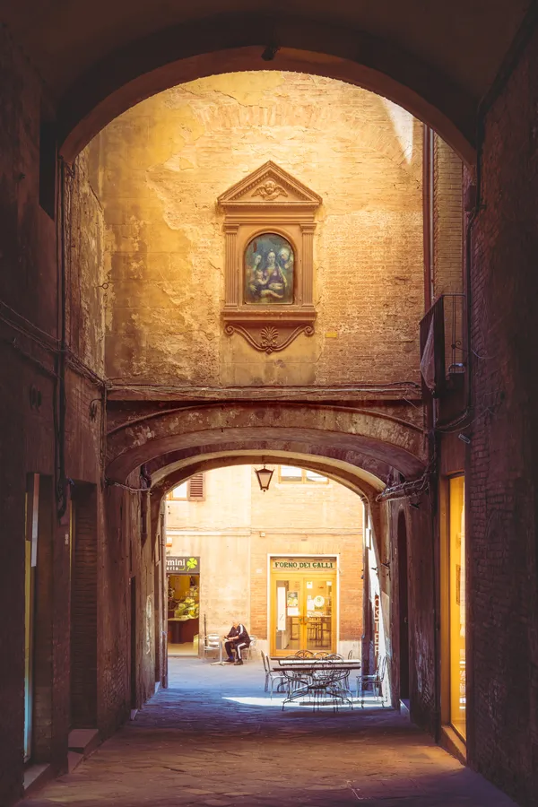 Siena Alleyway thumbnail