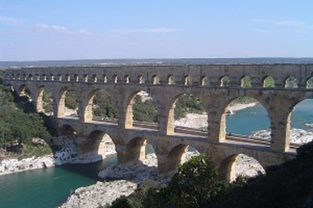 20110520102429Pont_du_gard-300x225.jpg
