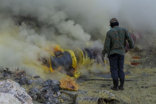 Waiting on Extraction at Kawah Ijen Volcano thumbnail