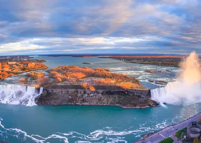 The majestic Niagara Falls