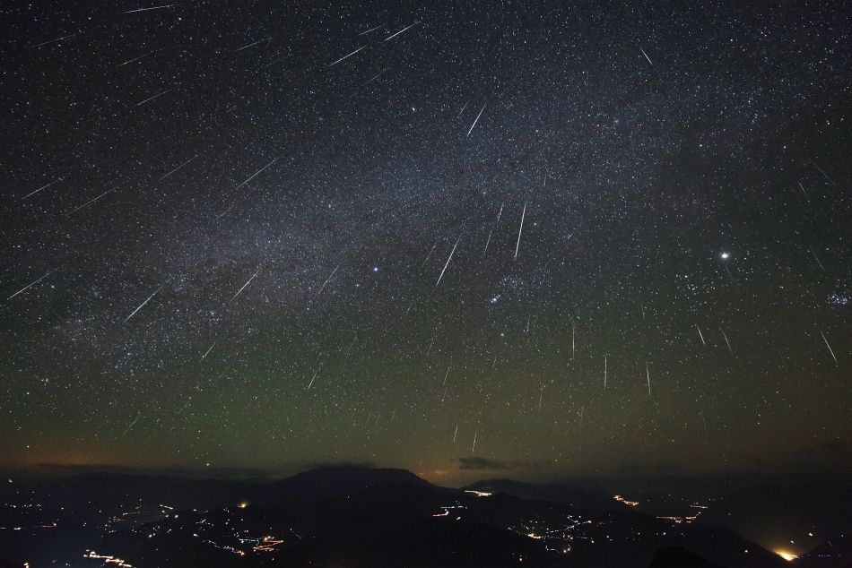 GeminidMeteorShower2012_JeffDai950-1.jpg