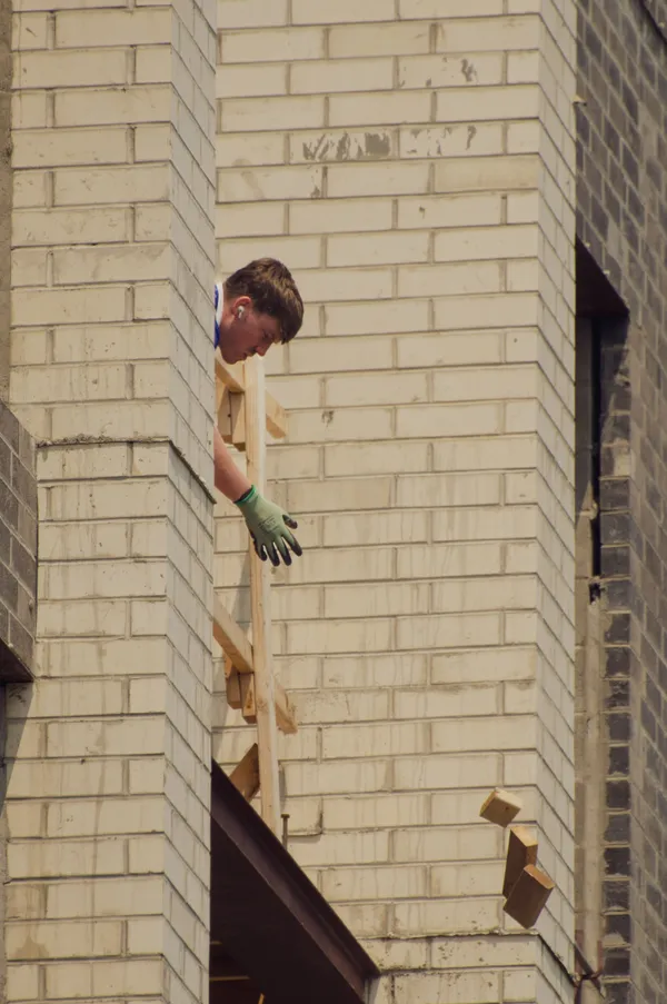 Labor & Isolation II thumbnail