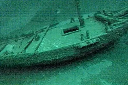 The sloop Washington, which sank in Lake Ontario in 1803