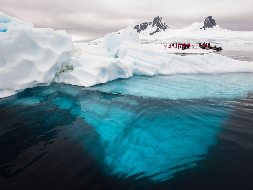 Tourists on Ice