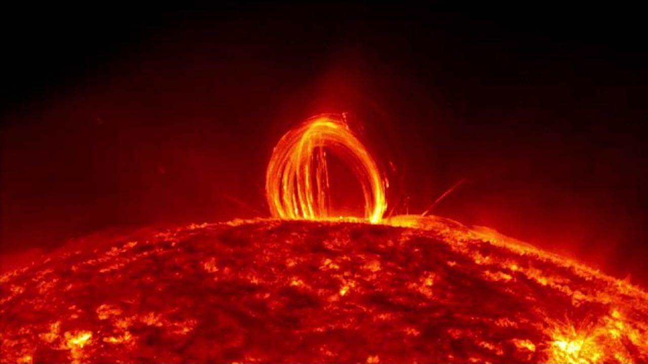 Preview thumbnail for A Plasma Downpour on the Sun