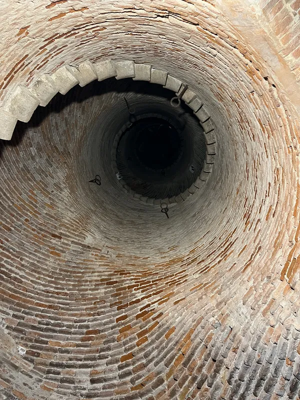 A Studio Ceiling in Pietrasanta thumbnail