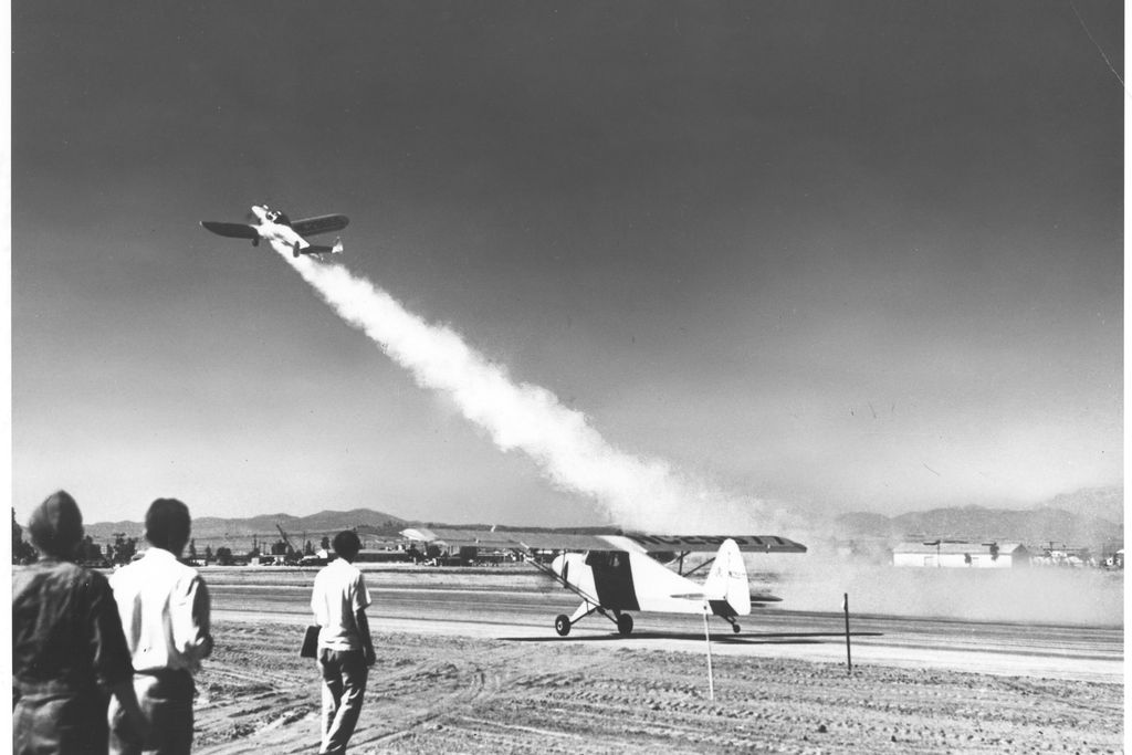 First-aircraft-using-Aerojet-JATO-1941.jpg