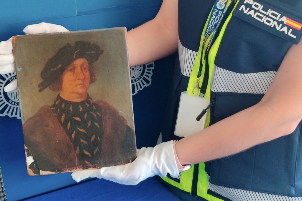 Spanish national police holding fake da Vinci