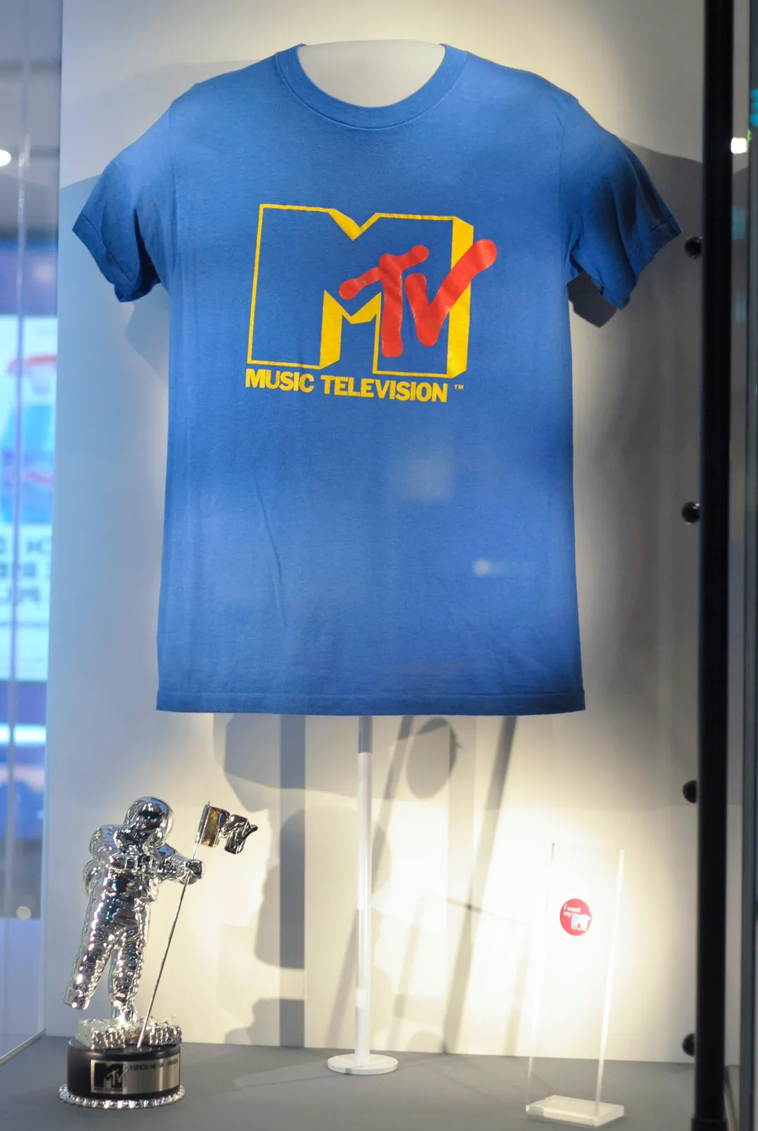 MTV t-shirt